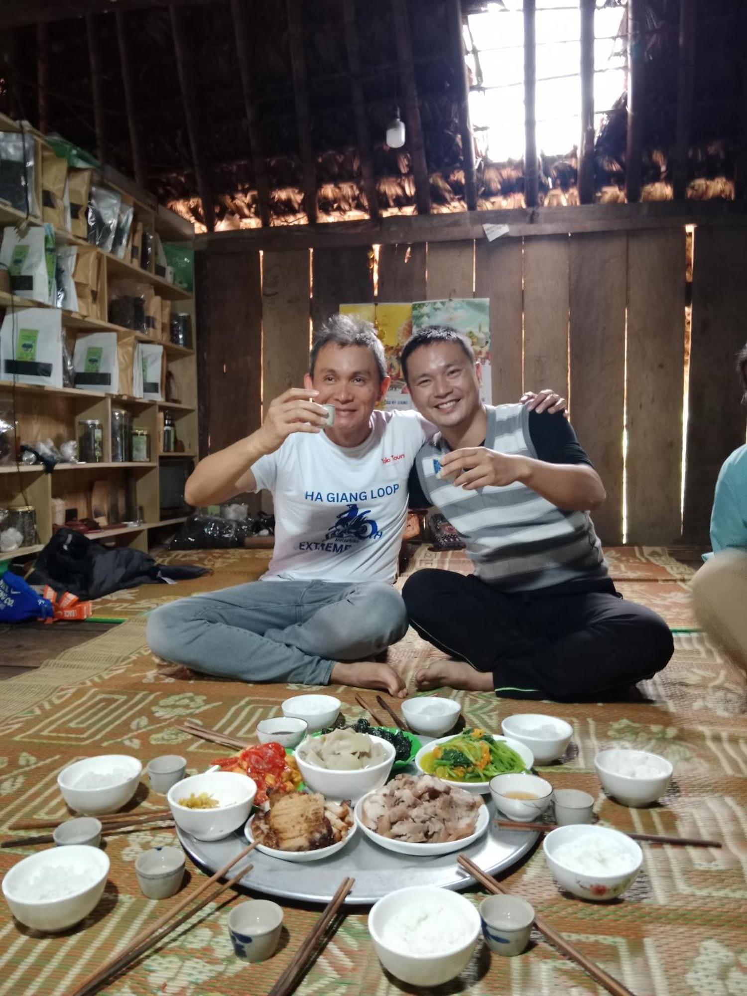 Hotel Ha Giang Yolo House And Loop Tours Esterno foto